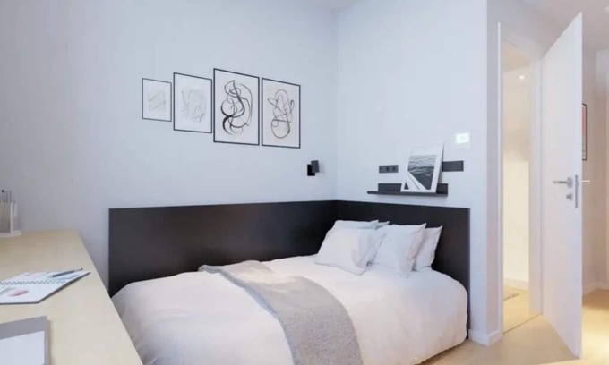 Milagrosa Appartement | Modern Room with High-Speed Wi-Fi in Pamplona