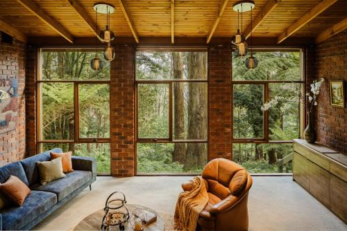 Sassafras Maison | Modern Seednest Treehouse, Forest & Mountain View