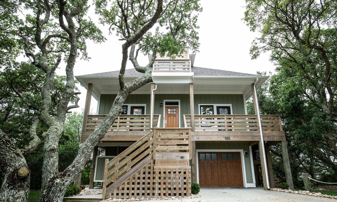 Spindrift Banks Appartement | Modern Soundfront Studio, Pier access, Sunsets, Fishing, Watersports, Beach