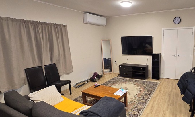 Lower Hutt Maison | Modern Space, Affordable Rate