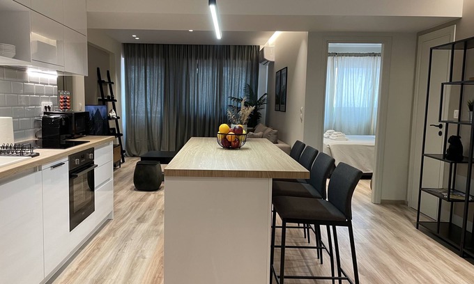 Neos Kosmos Appartement | Modern & Spacious 3bdr apartment