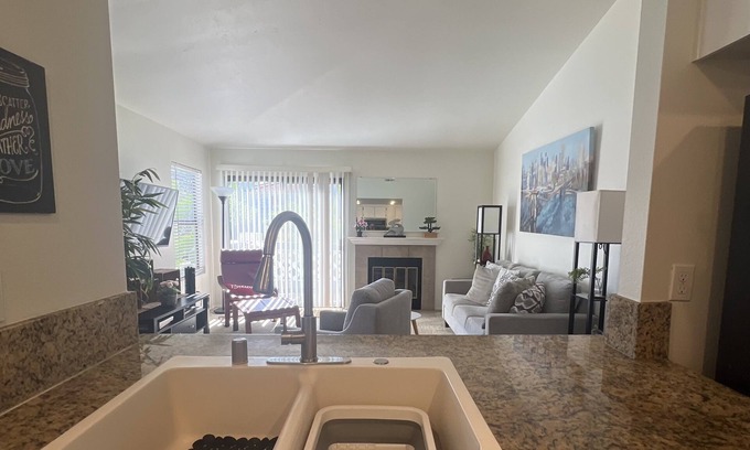 Rancho Penasquitos Copropriété | Modern spacious 3BR/2BA apartment in Poway Unified Schools