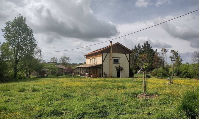 Paulhiac Maison | Modern spacious barn conversion surrounded by nature with shared swimming pool