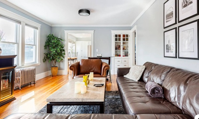 Salem Copropriété | Modern, Spacious Condo, minutes to downtown Salem, Private Parking on Site!