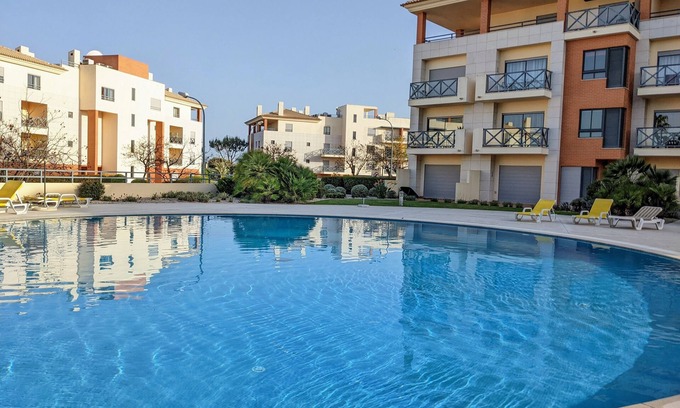 Montechoro Copropriété | Modern & Spacious Flat with Pool close to Oura