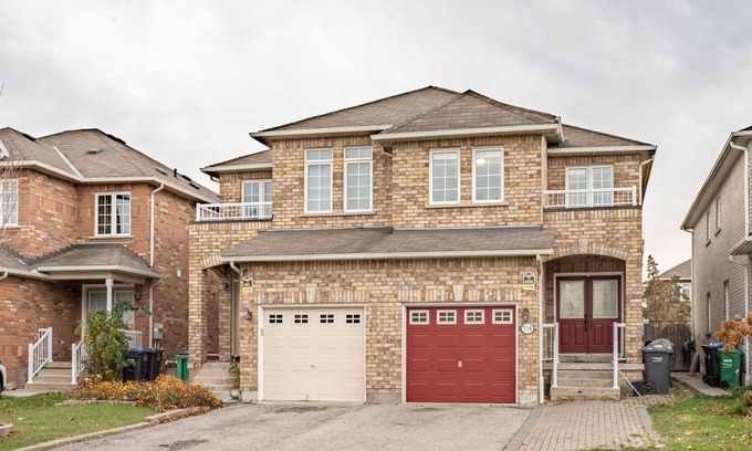 Meadowvale Village Maison | Modern & Spacious Home with Large Patio – Perfect for Relaxation!