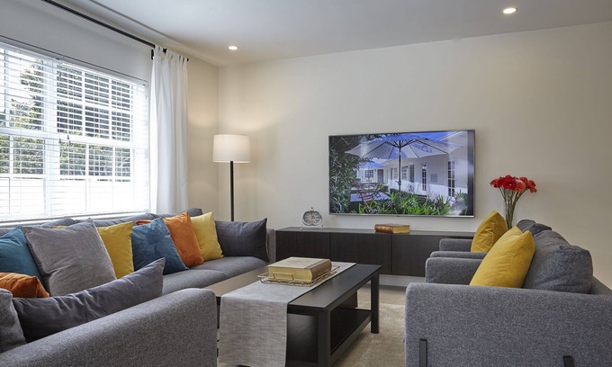 Deerfield Beach Appartement | 2BR Luxury Suite # 1 sur Ocean Drive, à quelques pas de la plage