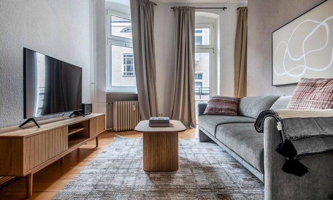 Lichterfelde Appartement | Modern Steglitz Studio, Completely Furnished & Decorated, by Blueground