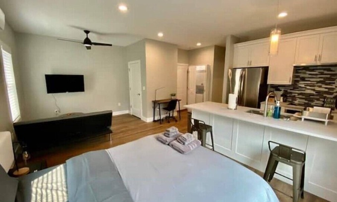 Central West End Appartement | Modern Studio Apartment in Central West end, BJ Hospital