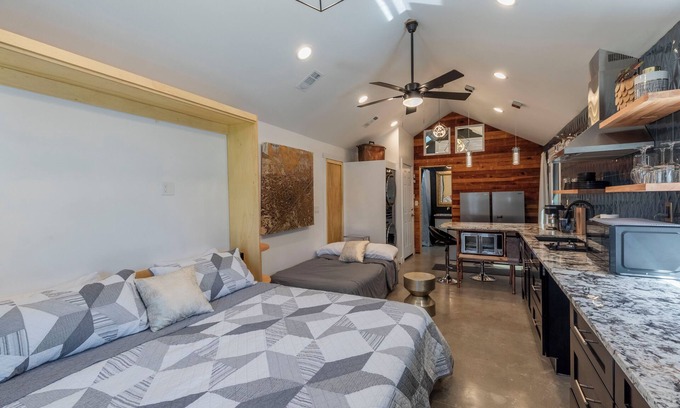 Washington Virginia Vale Appartement | Modern Studio Escape in a Peaceful Denver Neighborhood