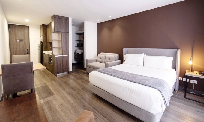 Chico Norte III Appartement | Modern Studio in Chico
