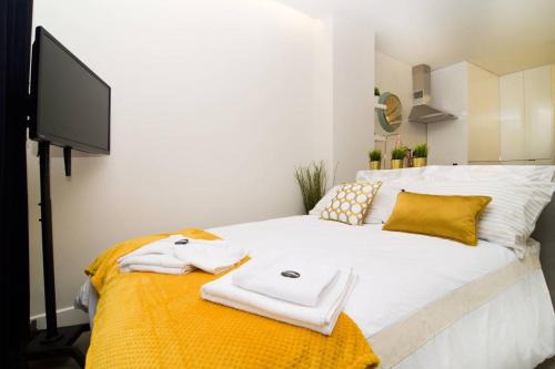 Embajadores Appartement | Modern Studio in Embajadores Street by Batuecas