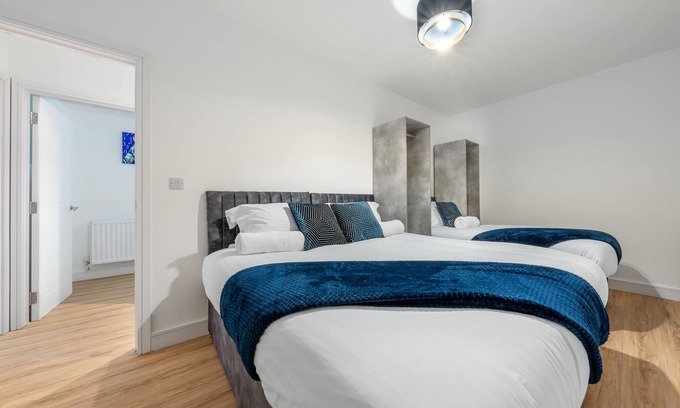 Potters Bar Appartement | Large-Appartement-Salle de bain privée séparée