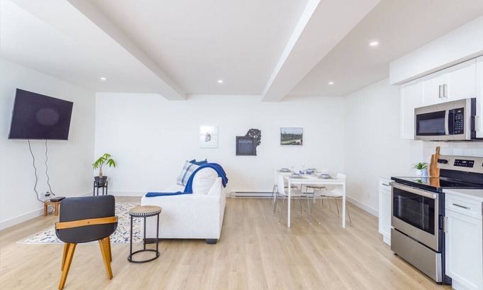 Black Mountain Appartement | Modern Suite by Black Mountain Golf Club