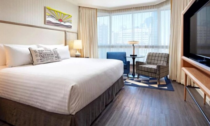 Civic Core Hôtel | Modern Suite w/King Bed Near 1st Avenue