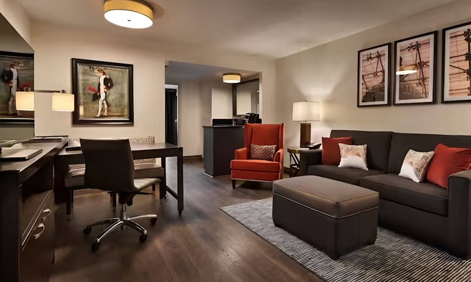Friendship Heights Hôtel | Modern Suites Near National Zoo | Family Friendly | 2 Units w/ Pool Access