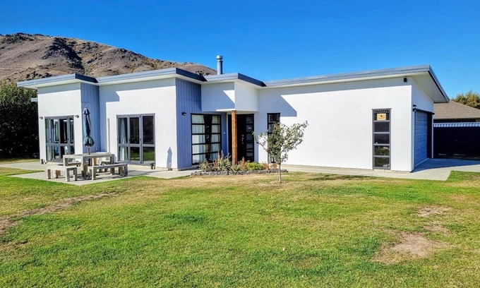 Lowburn Maison | Moderne, maison ensoleillée, près du lac, grande section trop