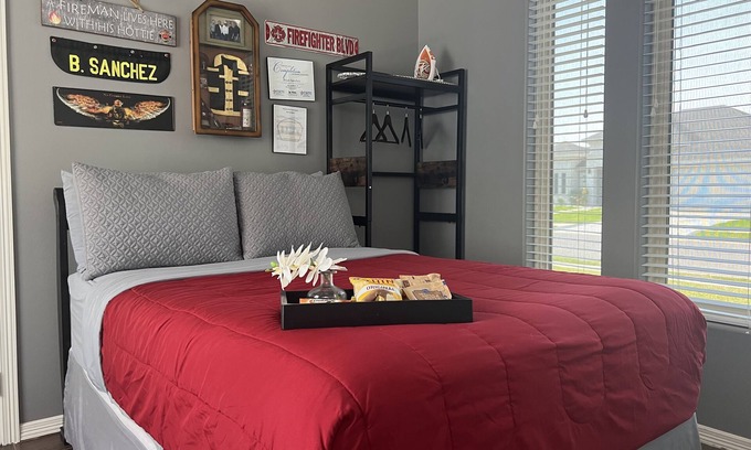 Edinburg Appartement | Modern themed guest suite-10 minutes from UTRGV!