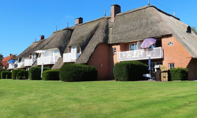 Busumer Deichhausen Appartement | Modern three-room apartment / maissonette close to the beach