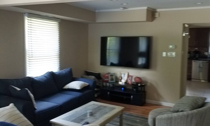 Somers Point Maison | Modern three story Townhome minutes from Atlantic City and Ocean City.
