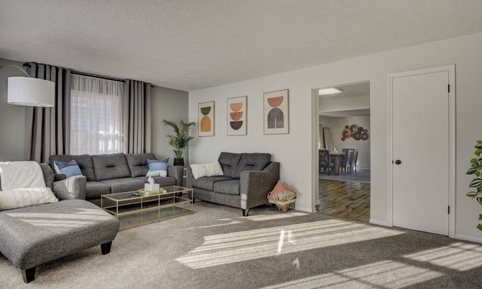 West Omaha Maison | Modern, Timbered, LUX 3Bedroom in perfect location