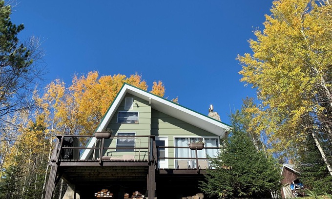 Machin Cabine | Modern Tiny Home on the Lake