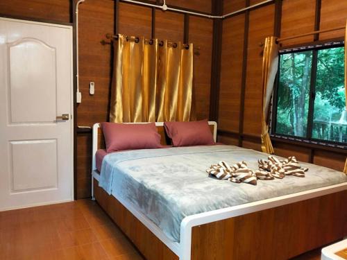 Phanom Maison | Modern Tor Tao camp