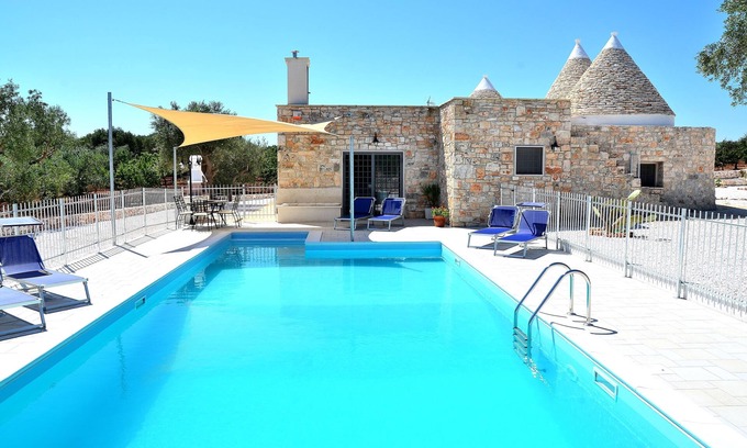 Castellana Grotte Villa | Trulli moderne, 3 chambres (3 salles de bains), climatisation et piscine privée