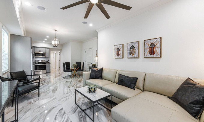 Tulane - Gravier Maison | Modern Upscale 5BR/5BA (4 en suite) Home near Superdome and French Quarter