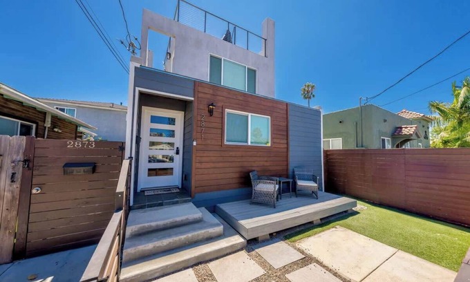 North Park Maison | Modern Urban Escape Rooftop & Walkable Fun