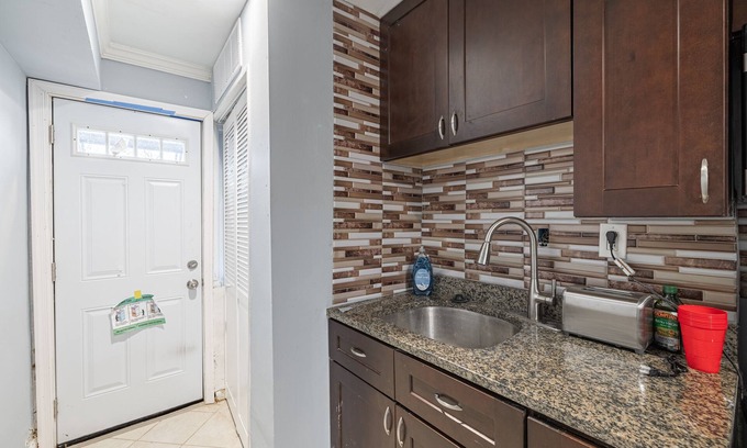 Anacostia Lit Et Petit-Déjeuner | Modern Urban - Stay in the beating heart of D.C. Embrace modern at our city spot