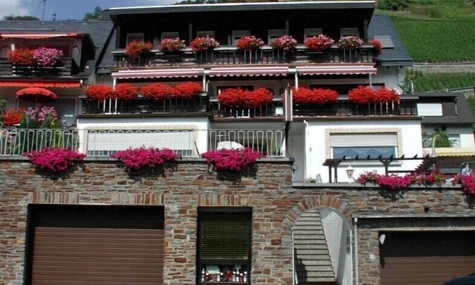 Valwig Appartement | Appartement avec balcon et vue directe sur la Moselle, stationnement non-fumeurs en face de la maison