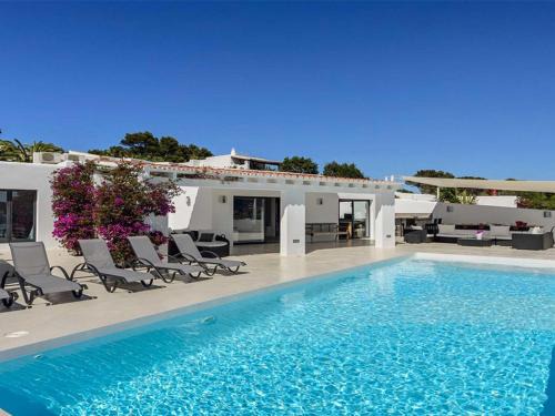 Cala Comte Maison | Modern Villa with sea views
