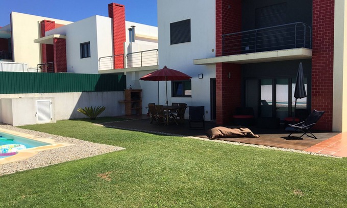 Sao Pedro da Cadeira Villa | Villa moderne près d'Ericeira avec piscine et vue mer