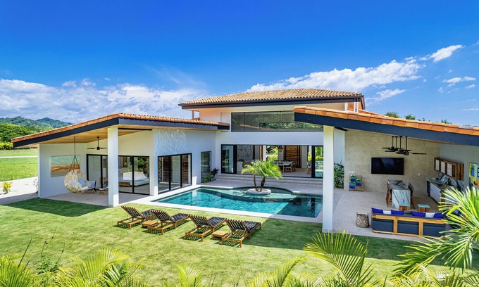 Tamarindo Villa | Modern villa at exclusive Hacienda Pinilla 5min from beach/golf & beach club