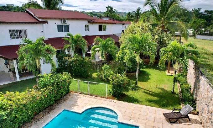 El Callejon Copropriété | Modern Villa by Playa Bonita/Gated Pool/Hammock/Air Conditioned/Outdoor Dining