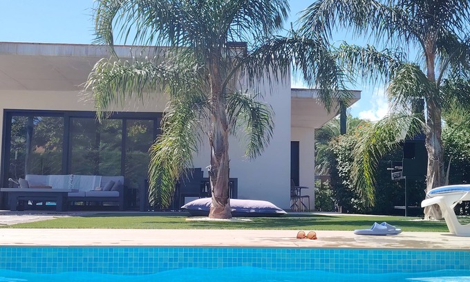 Mas Pinell Villa | Villa moderne, à Mas Pinell-Costa Brava, piscine privée, plage sable à 300m