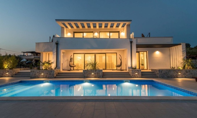 Milohnici Villa | Modern Villa Viktorija***** with a sea view and a pool on Krk