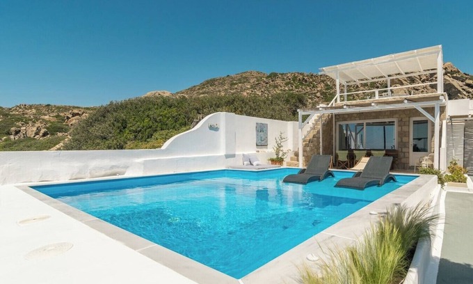 Milos Villa | Maison moderne avec une vue imprenable sur la mer