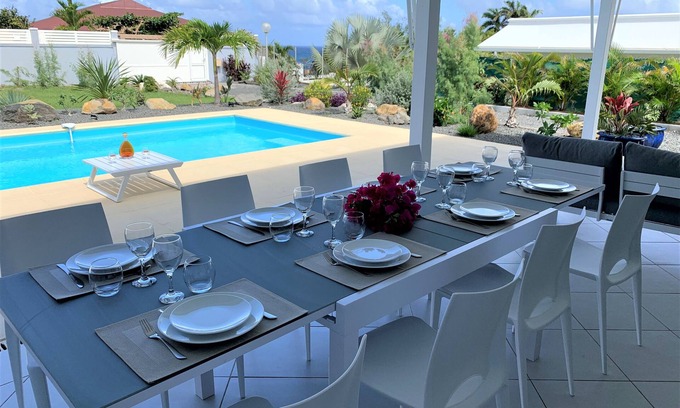 Morel Villa | Villa moderne avec piscine et accès plage