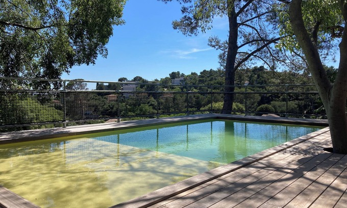 Garrigues Villa | Villa d'architecte avec piscine privée au cœur des arbres.