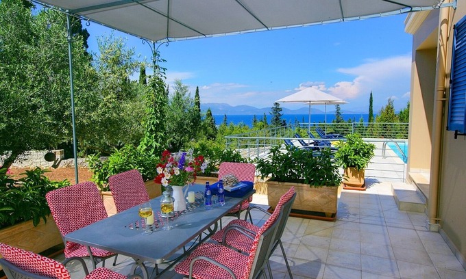 Matsoukata Villa | Villa moderne avec piscine privée et vue sur la mer exceptionnelle