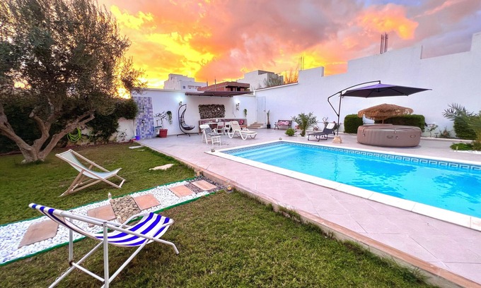 Hammam Sousse Villa | Villa moderne piscine jacuzzi grand jardin, proche plage
