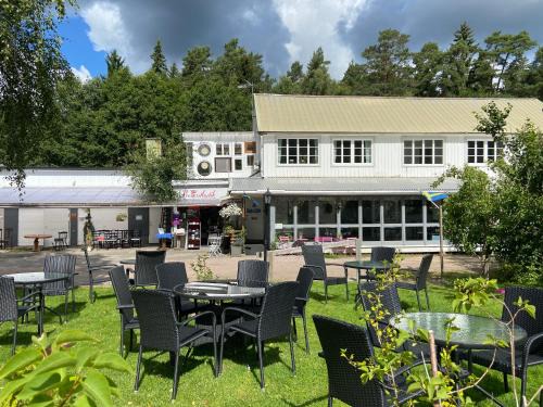 Hokerum Appartement | Modern vindsvåning ovanpå café ute på landet.
