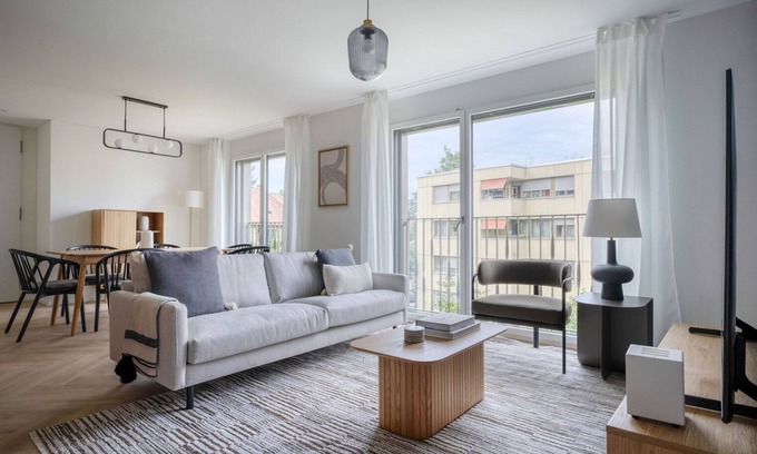 Wiedikon Appartement | Modern Wiedikon 2br w/ Storage & W/D, nr Transport, by Blueground