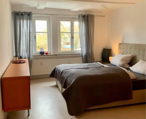Wolfhagen Appartement | Modern wohnen im Fachwerkhaus im Herzen Wolfhagens - 2 Schlafzimmer, Parkplatz