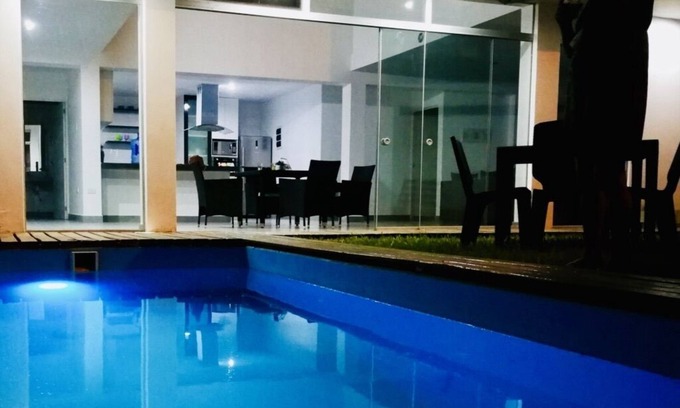 Mancora Maison | Moderna casa familiar de playa. A solo una cuadra del mar.