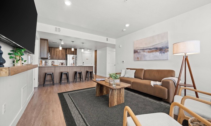 Downtown Salt Lake City Appartement | ModernDowntown 2BR/2BA with City Views, Fire Pit, Walk to Delta Center