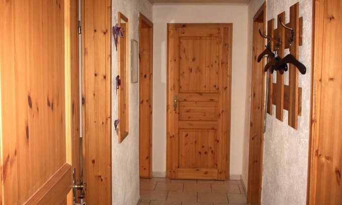 Nurn Appartement | Moderne 60qm Ferienwohnung mit Gartenlaube