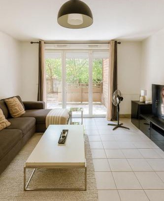 Fenouillet Appartement | Moderne et paisible maisonette avec jardin